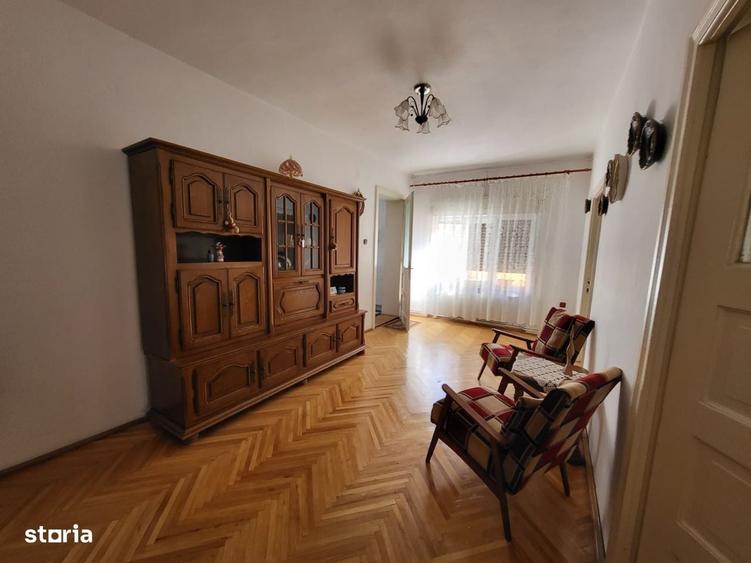Casă cu 4 camere cu Teren 353 Mp în Central