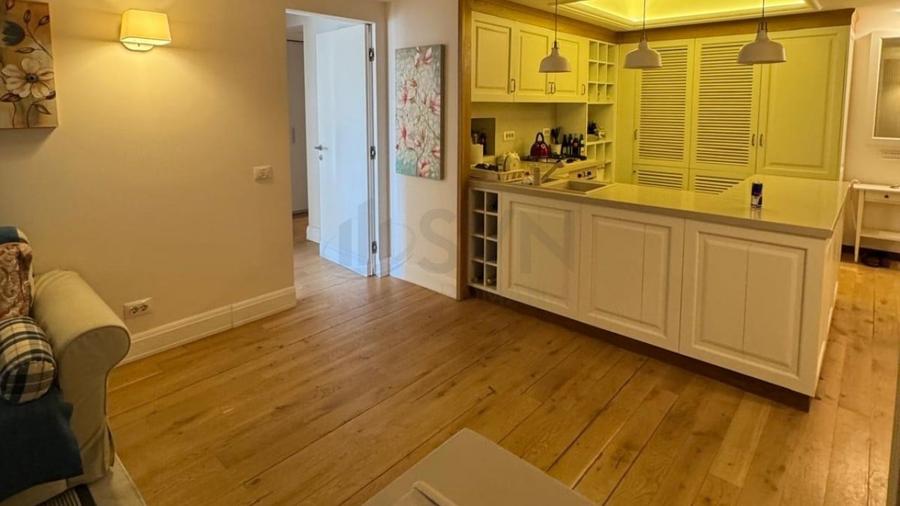 Apartament cu 3 camere decomandat, mobilat în Barbu Văcărescu