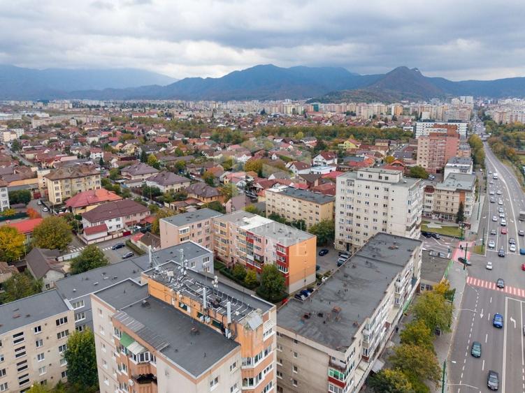 Apartament cu 3 camere decomandat în Triaj