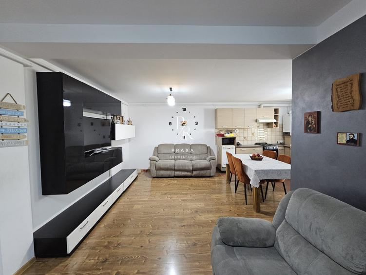 Apartament cu 3 camere semidecomandat, mobilat în Florești — fotografia 3