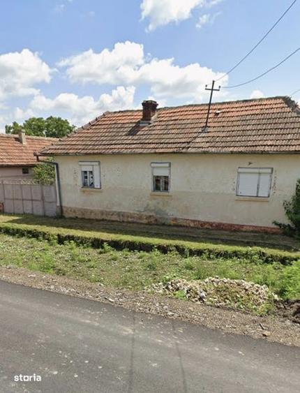 Casă cu 3 camere cu Teren 1040 Mp în Central