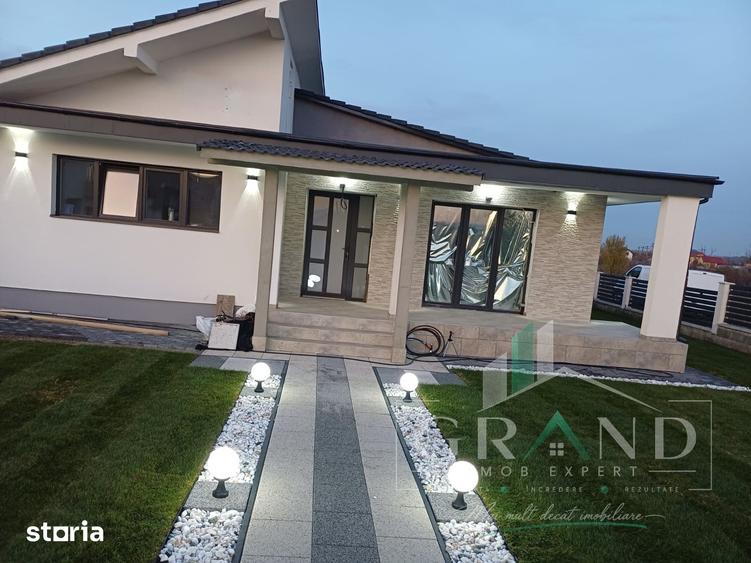 Casă cu 4 camere cu Teren 600 Mp în Jucu