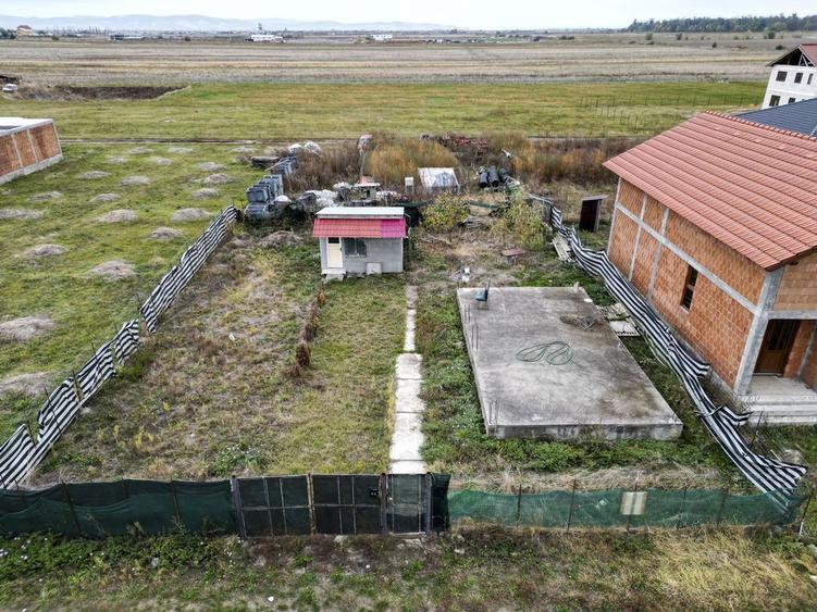Teren de 500 mp, în Vladimirescu