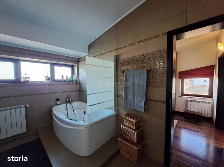 Casă cu 4 camere cu Teren 2500 Mp în Samurcași