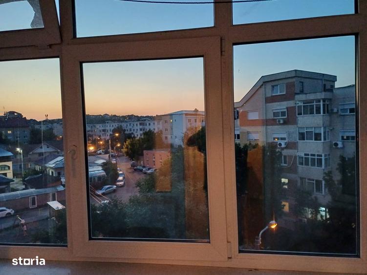 Apartament cu 4 camere decomandat, mobilat în Păcurari