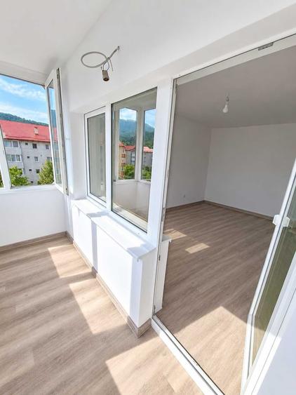 Apartament cu 2 camere decomandat în Noua