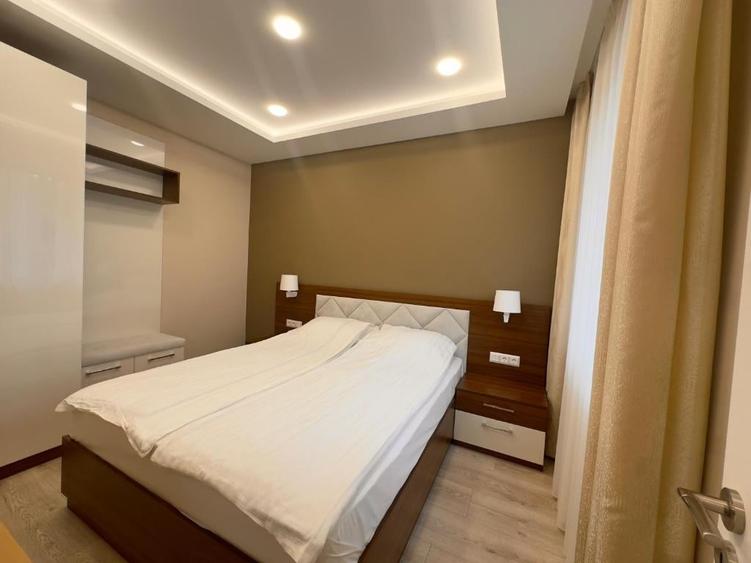 Apartament cu 3 camere decomandat în Romană
