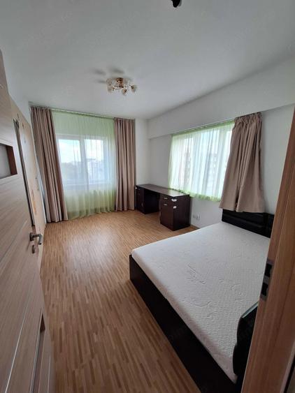 Apartament cu 3 camere decomandat în Berceni