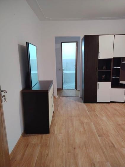 Apartament cu 2 camere semidecomandat, mobilat în Milcov