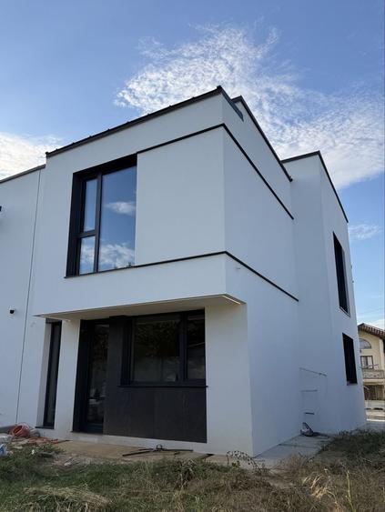 Casă cu 4 camere în Făcăi
