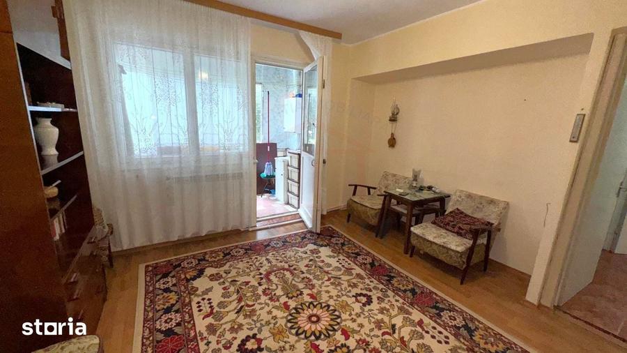 Apartament cu 3 camere decomandat în Sud