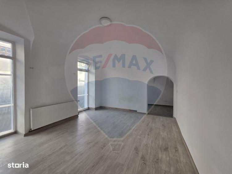 Spațiu comercial, de 80 mp, în Central