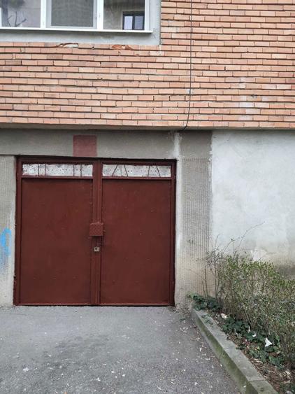 Apartament cu 3 camere decomandat în Exterior Vest