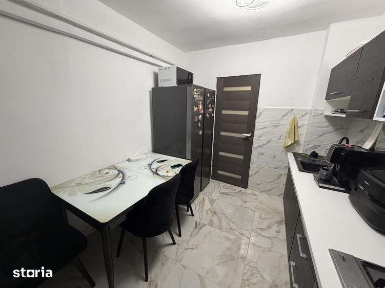 Apartament cu 4 camere decomandat în Central