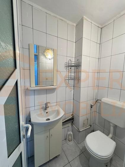 Apartament cu 3 camere decomandat, mobilat în Tomis III