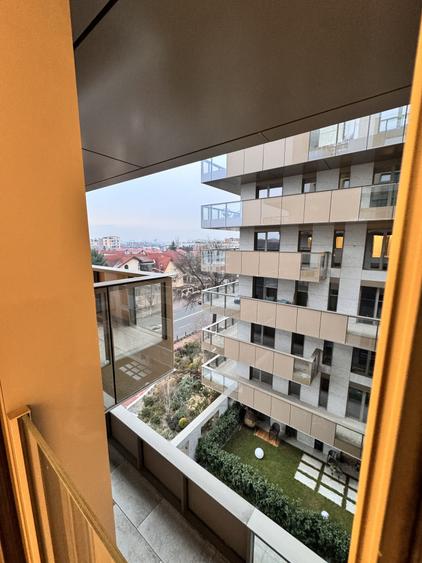 Apartament cu 3 camere decomandat în Voluntari