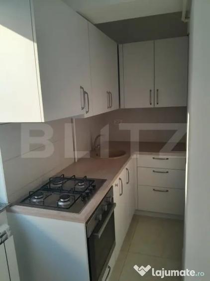Apartament cu 3 camere semidecomandat în Obcini
