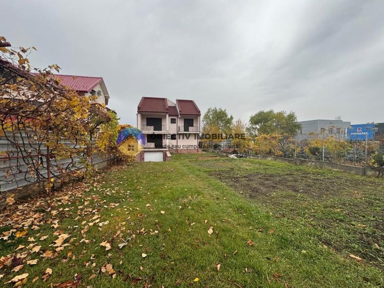 Duplex cu 5 camere cu Canalizare în 1 Mai