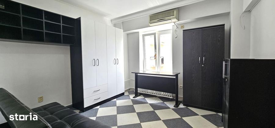 Apartament cu 3 camere, mobilat în Decebal