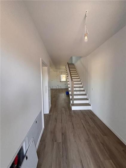 Duplex cu 4 camere cu Canalizare în Moșnița Nouă