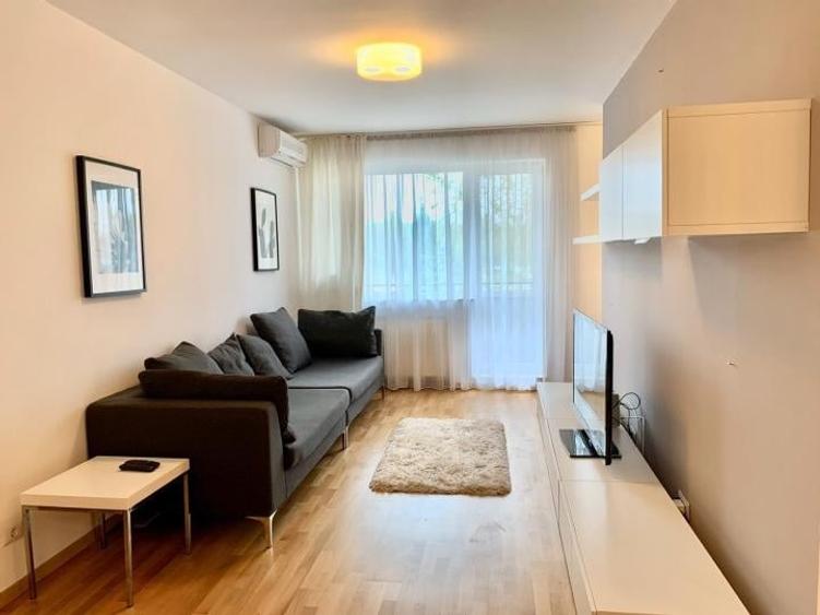 Apartament cu 3 camere decomandat, mobilat în Băneasa
