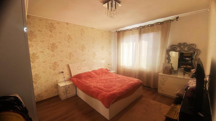 Casă individuală cu 7 camere cu Canalizare în Ștefăneștii de Jos