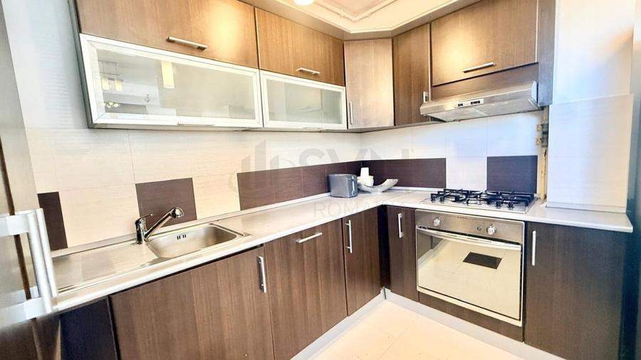 Apartament cu 4 camere decomandat în Herăstrău