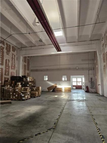Spațiu industrial, de 3,300 mp, în Depozite
