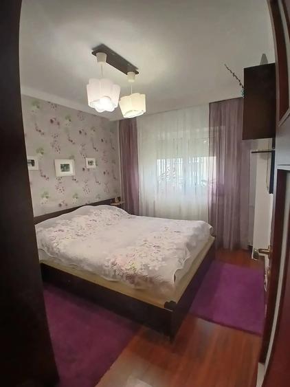 Apartament cu 4 camere decomandat, mobilat în Berceni
