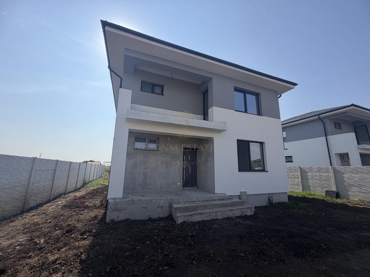 Casă individuală cu 5 camere cu Canalizare în Măgurele
