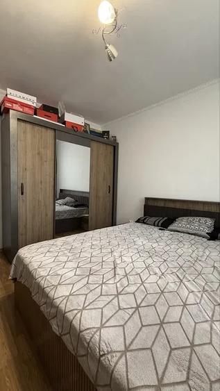 Apartament cu 3 camere nedecomandat în Rahova