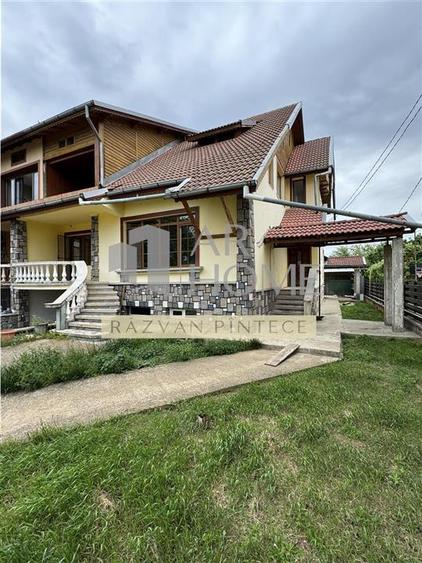 Duplex cu 11 camere cu Teren 1915 Mp în Păuleștii Noi