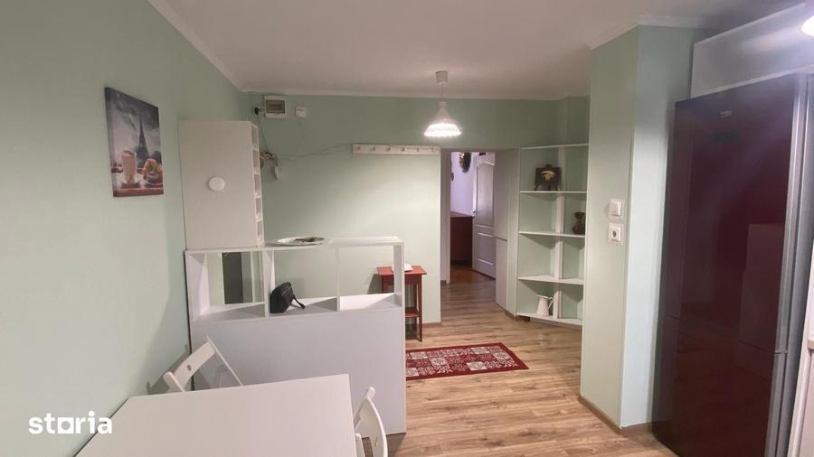Apartament cu 3 camere decomandat în Nerva Traian