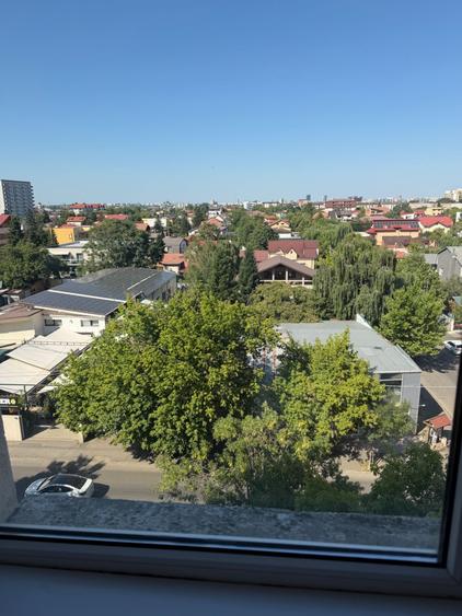 Apartament cu 2 camere decomandat în Uverturii