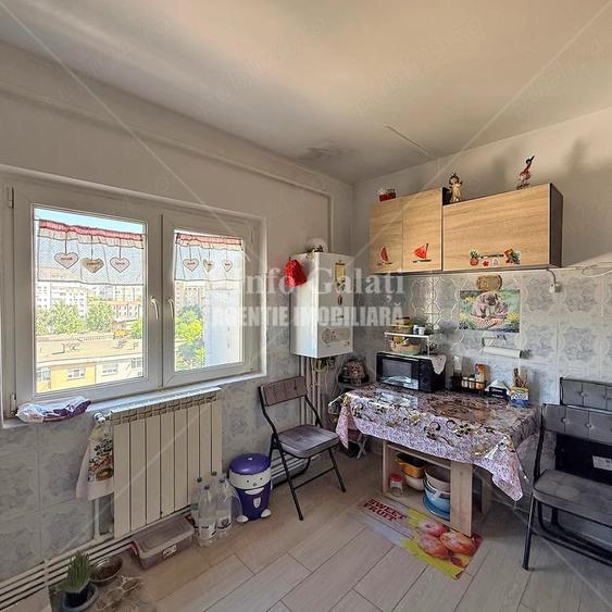 Apartament cu 3 camere decomandat în Micro 20