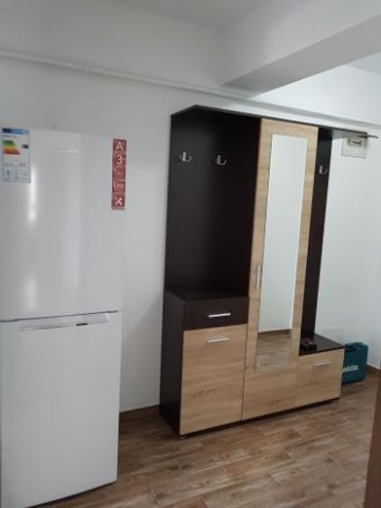 Proprietar inchiriez apartament 2 camere + parcare  - 3