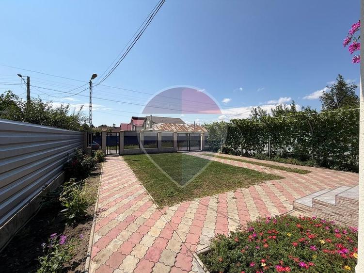 Casă individuală cu 4 camere cu Teren 720 Mp în Vânători