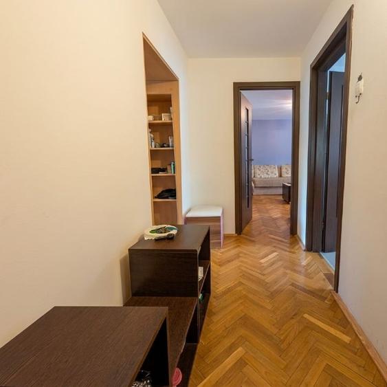 Apartament cu 4 camere decomandat, mobilat în Steaua