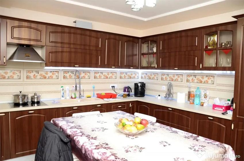 Casă cu 4 camere cu Teren 500 Mp în Micro 17