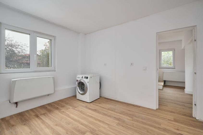 Casă cu 4 camere în Popricani