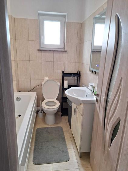 Apartament cu 3 camere decomandat în Burdujeni