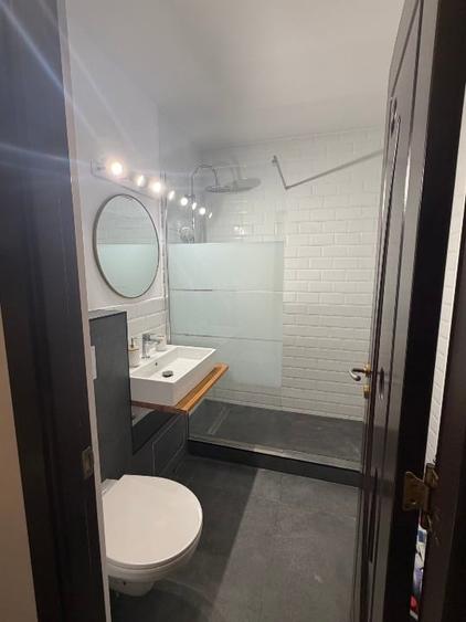 Apartament cu 2 camere decomandat, mobilat în Central