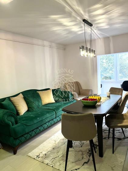 Apartament cu 3 camere decomandat, mobilat în Independenței