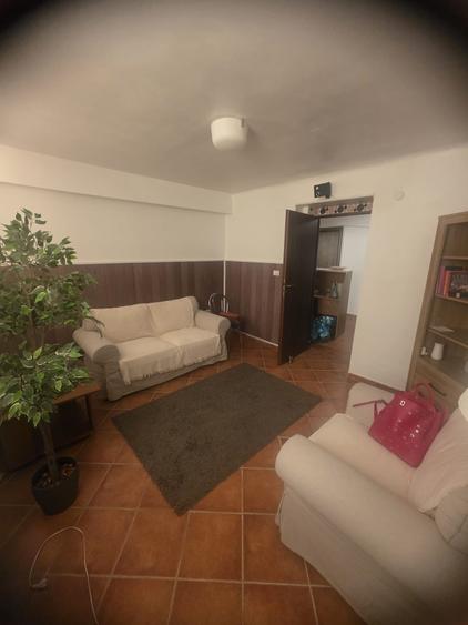 Apartament cu 3 camere decomandat în P-ța Universității