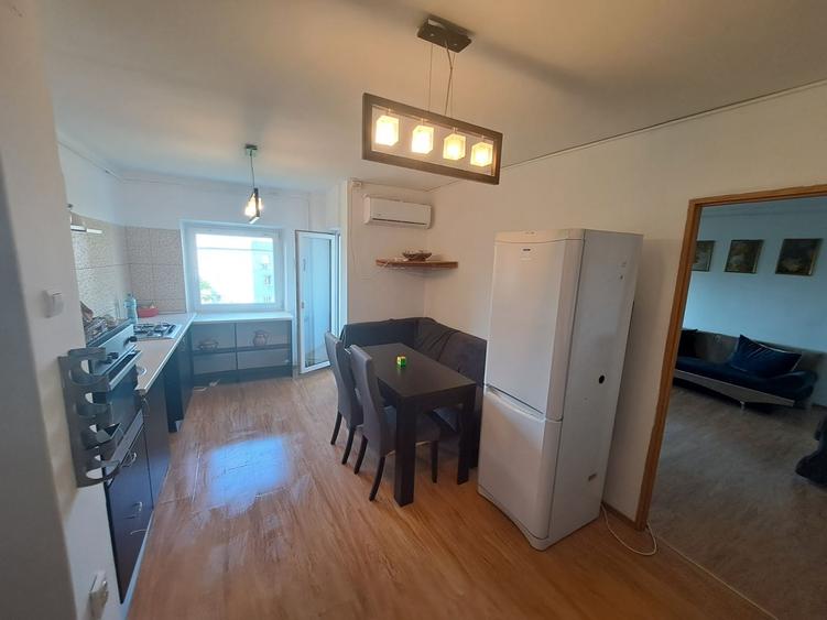 Apartament cu 2 camere decomandat în Drumul Sării