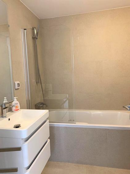 Apartament cu 3 camere, mobilat în Victoriei