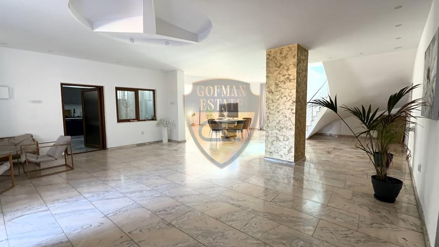 Casă individuală cu 8 camere cu Canalizare în Brătianu