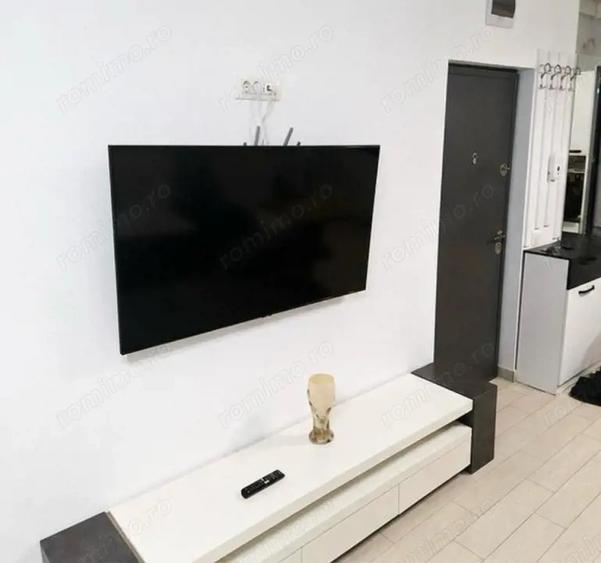 Apartament cu 2 camere decomandat, mobilat în Casa de Cultură
