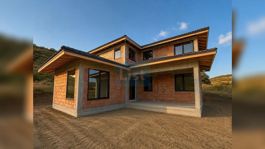 Casă cu 4 camere cu Teren 600 Mp în Baciu