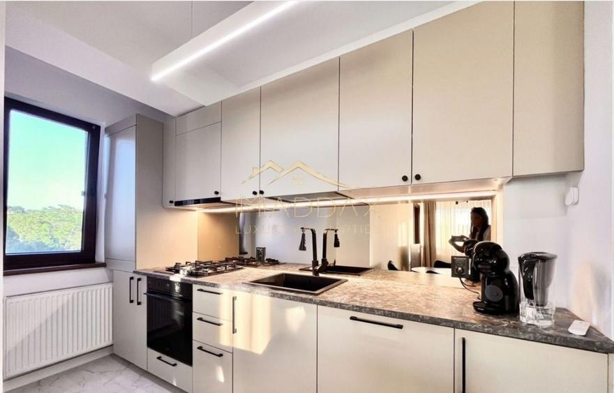 Apartament cu 3 camere, mobilat în Parcul Carol